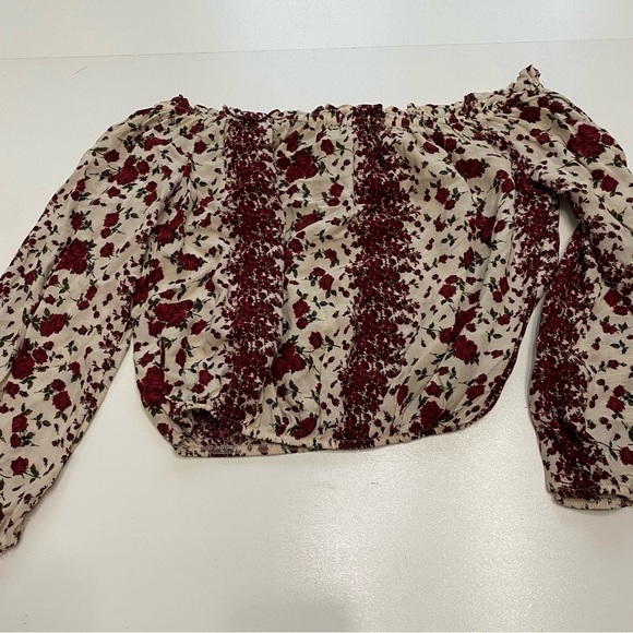 Brandy Melville red floral Maura off the shoulder top one size fits all - Picture 5 of 7